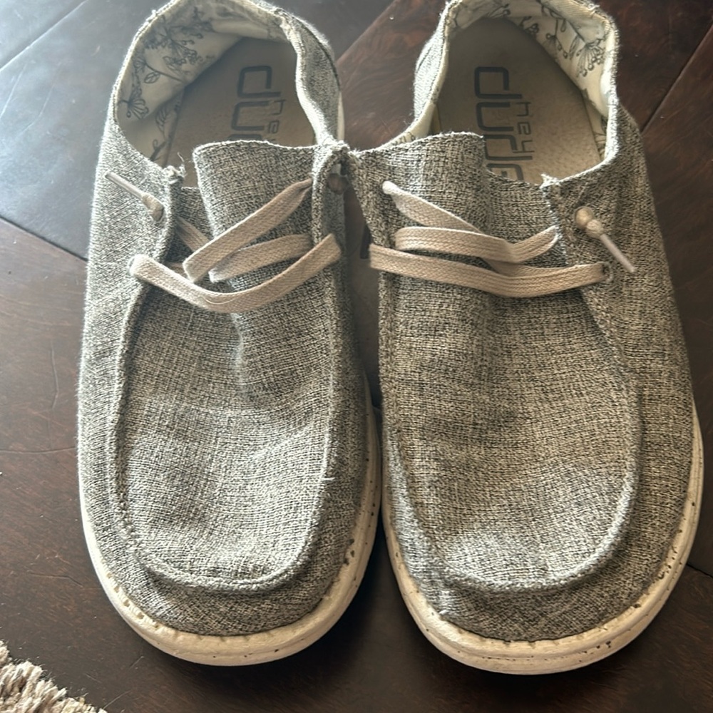 Size 11 women’s Hey Dudes